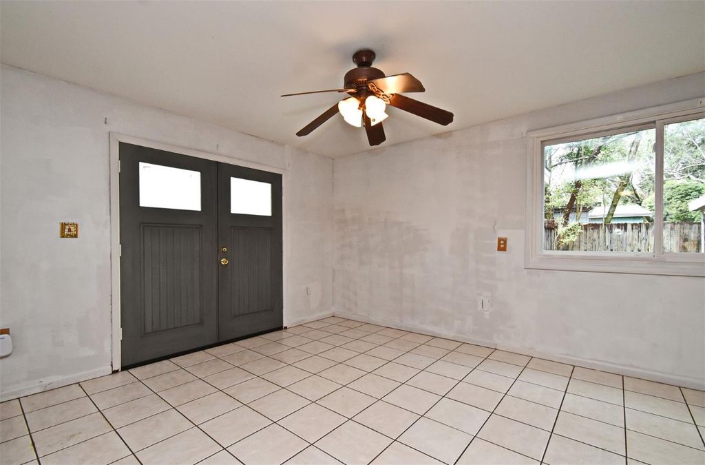 Photo of 206 E Lake Brantley Drive, Longwood, FL 32779 (MLS # O6351800)