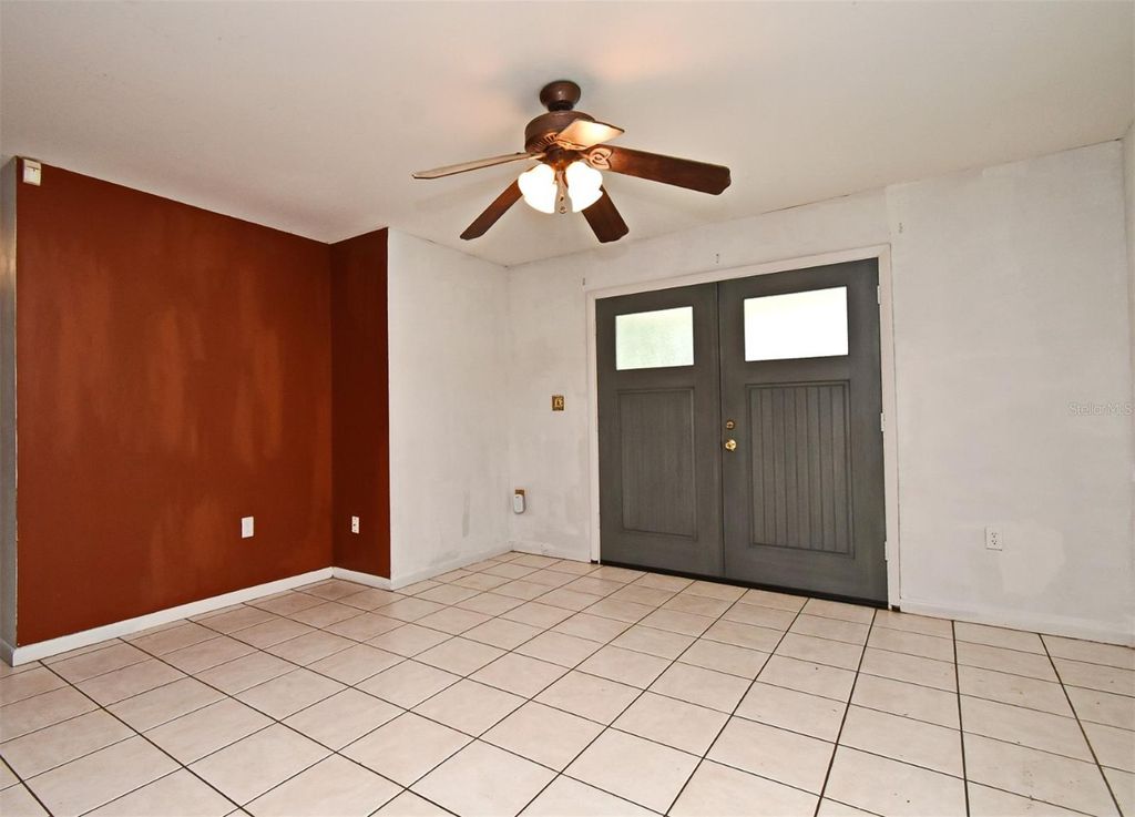 Photo of 206 E Lake Brantley Drive, Longwood, FL 32779 (MLS # O6351800)