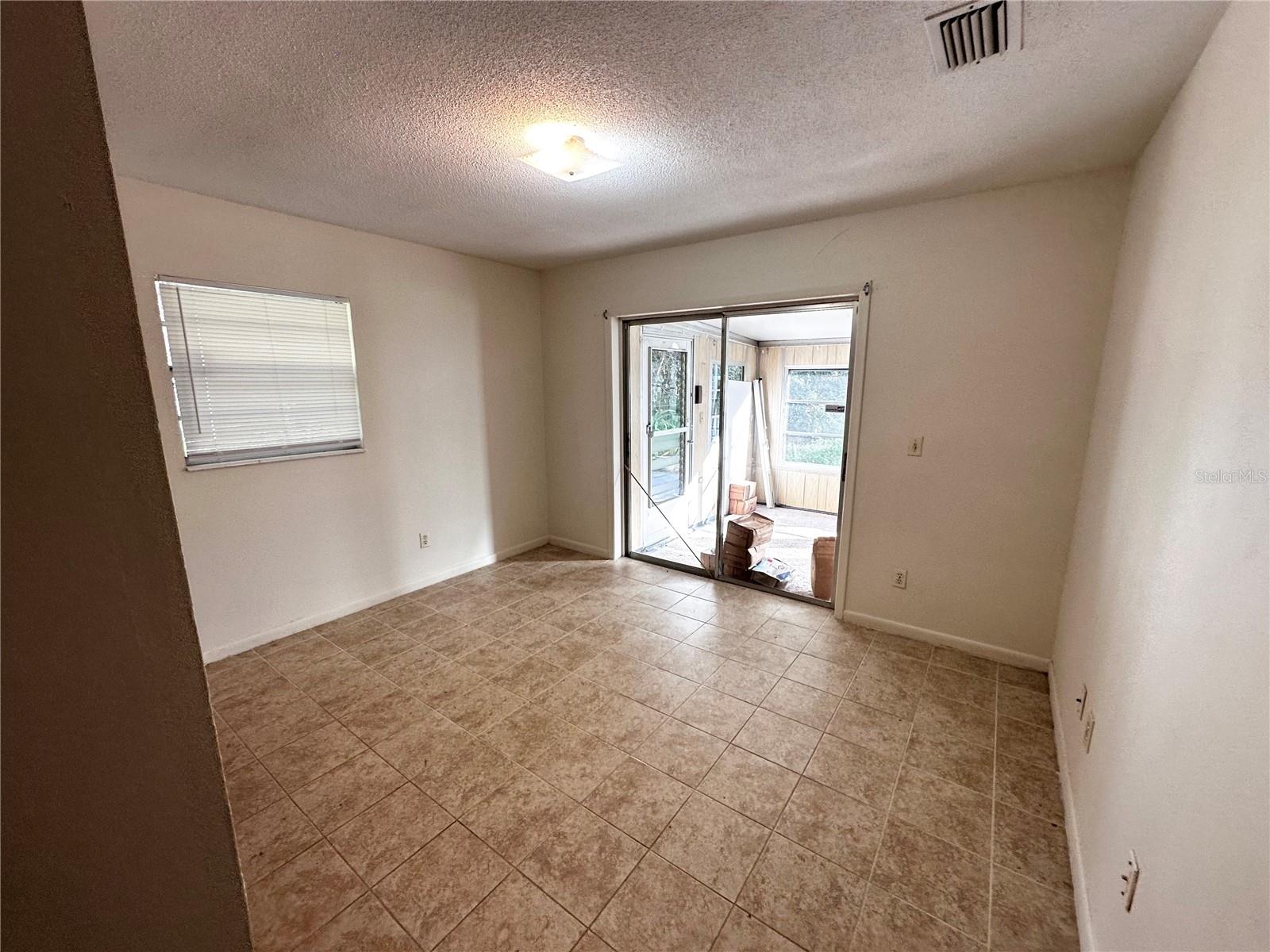 PHIPPENS BLKS 129-130 & 135-136 DELAND - Residential Lease