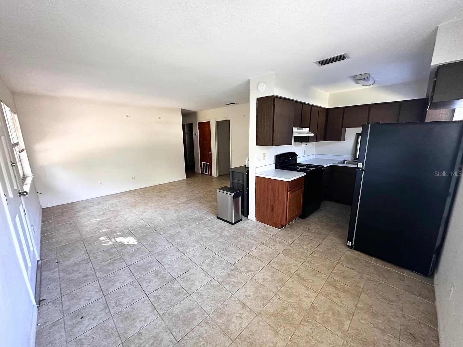 PHIPPENS BLKS 129-130 & 135-136 DELAND - Residential Lease