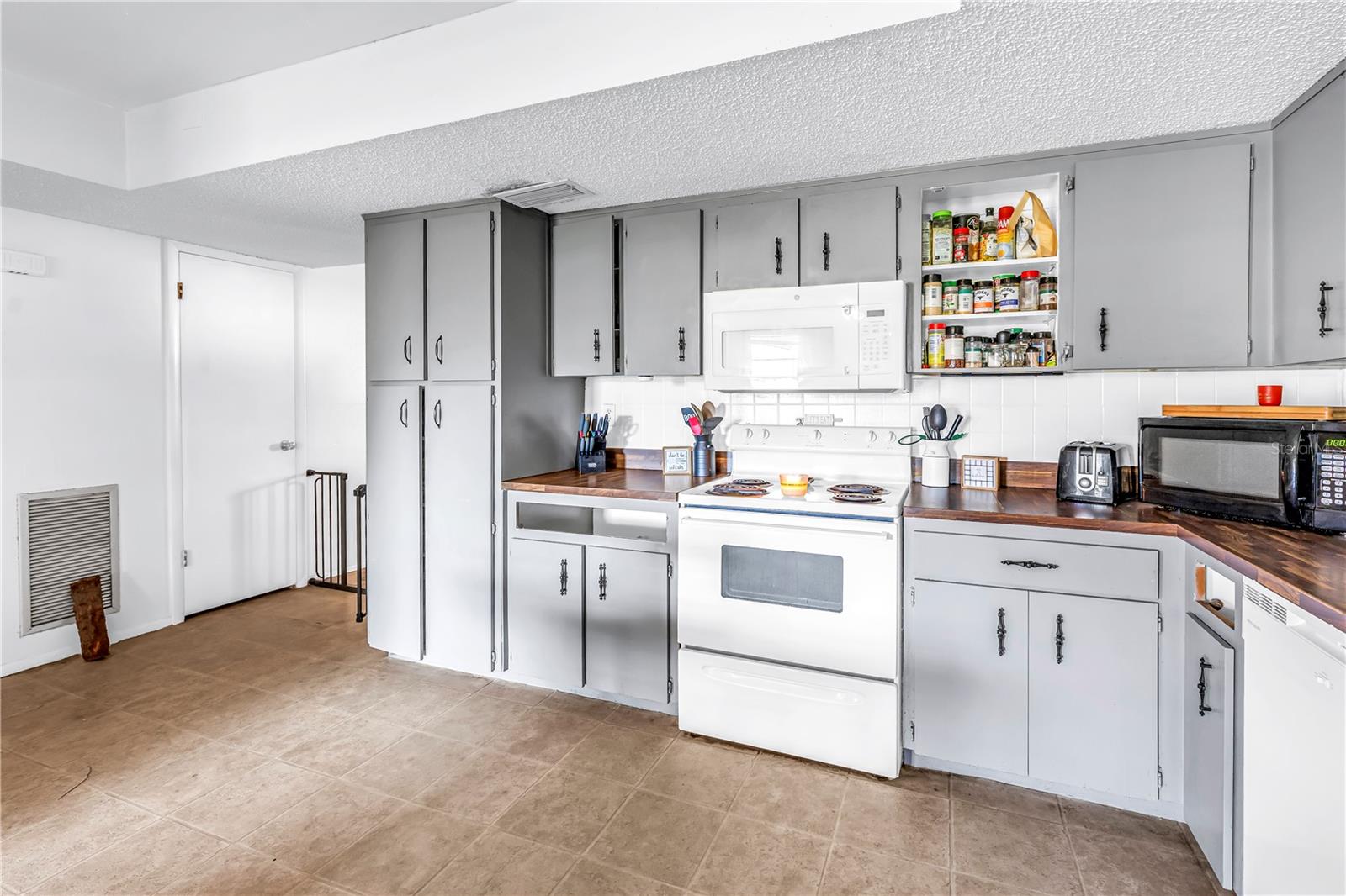 SUNNY BREEZE SUB - Residential