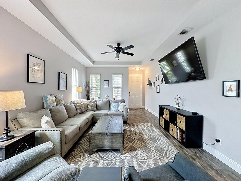 Photo of 105 Aberdeen Street, Davenport, FL 33896 (MLS # S5151094)