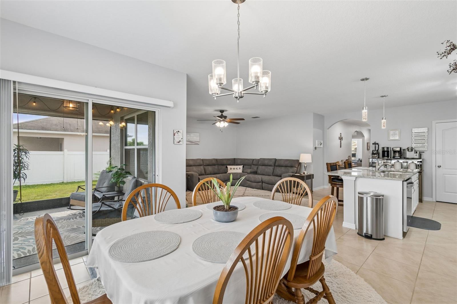 LAKES/LAUREL HLNDS PH 1E - Residential