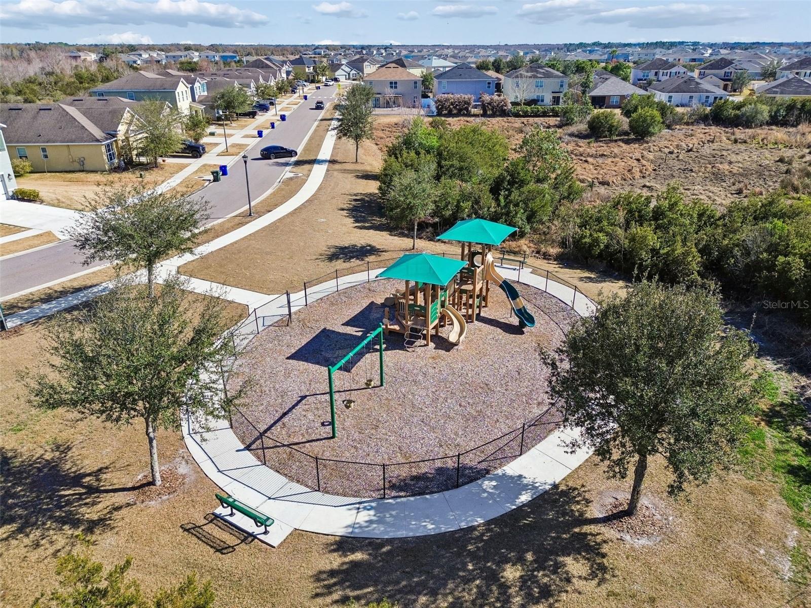 LAKES/LAUREL HLNDS PH 1E - Residential