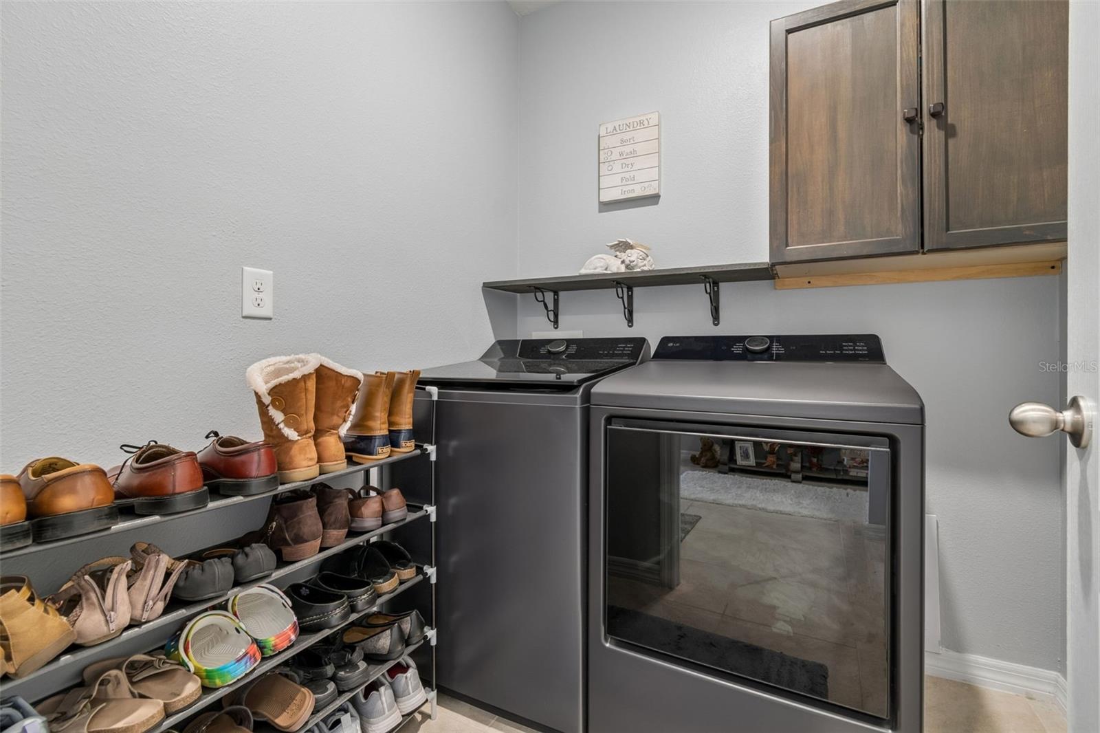 LAKES/LAUREL HLNDS PH 1E - Residential