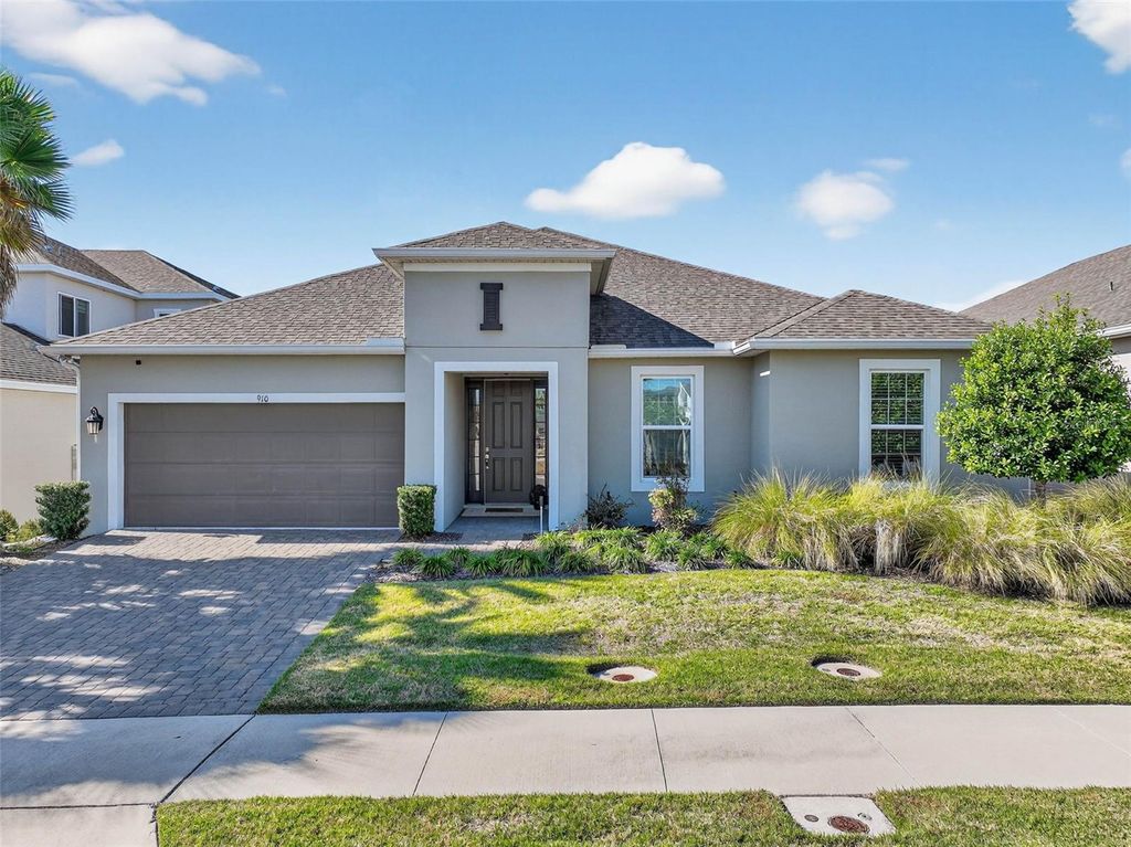 Photo of 910 Zeek Ridge Court, Clermont, FL 34715 (MLS # G5107144)