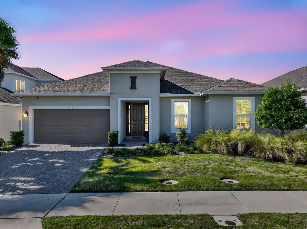 Photo of 910 Zeek Ridge Court, Clermont, FL 34715 (MLS # G5107144)