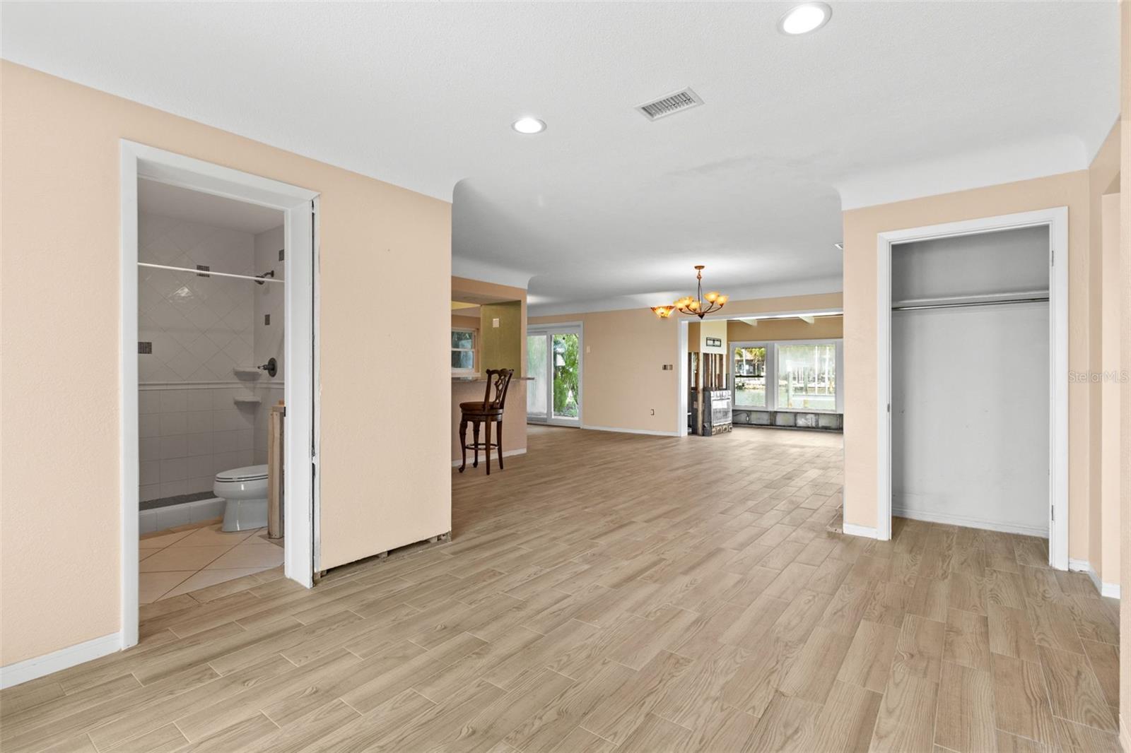 543 CRYSTAL DRIVE