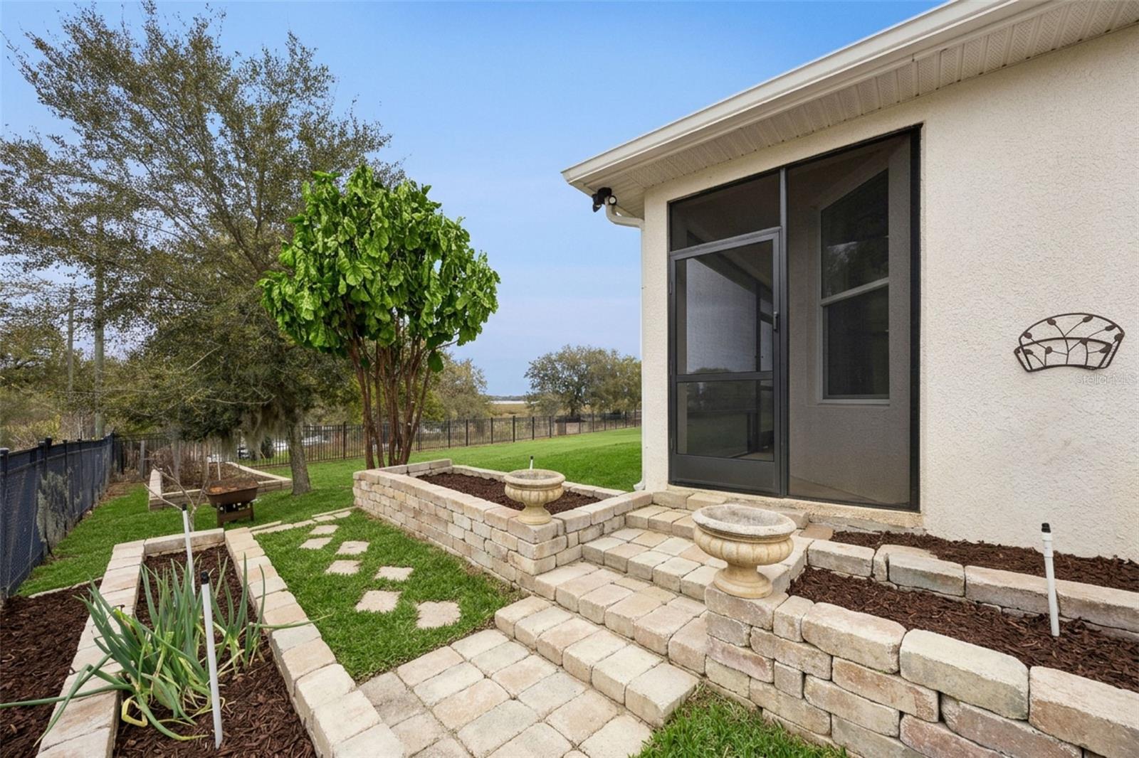 GROVELAND EAGLE POINTE PH 01 - Residential