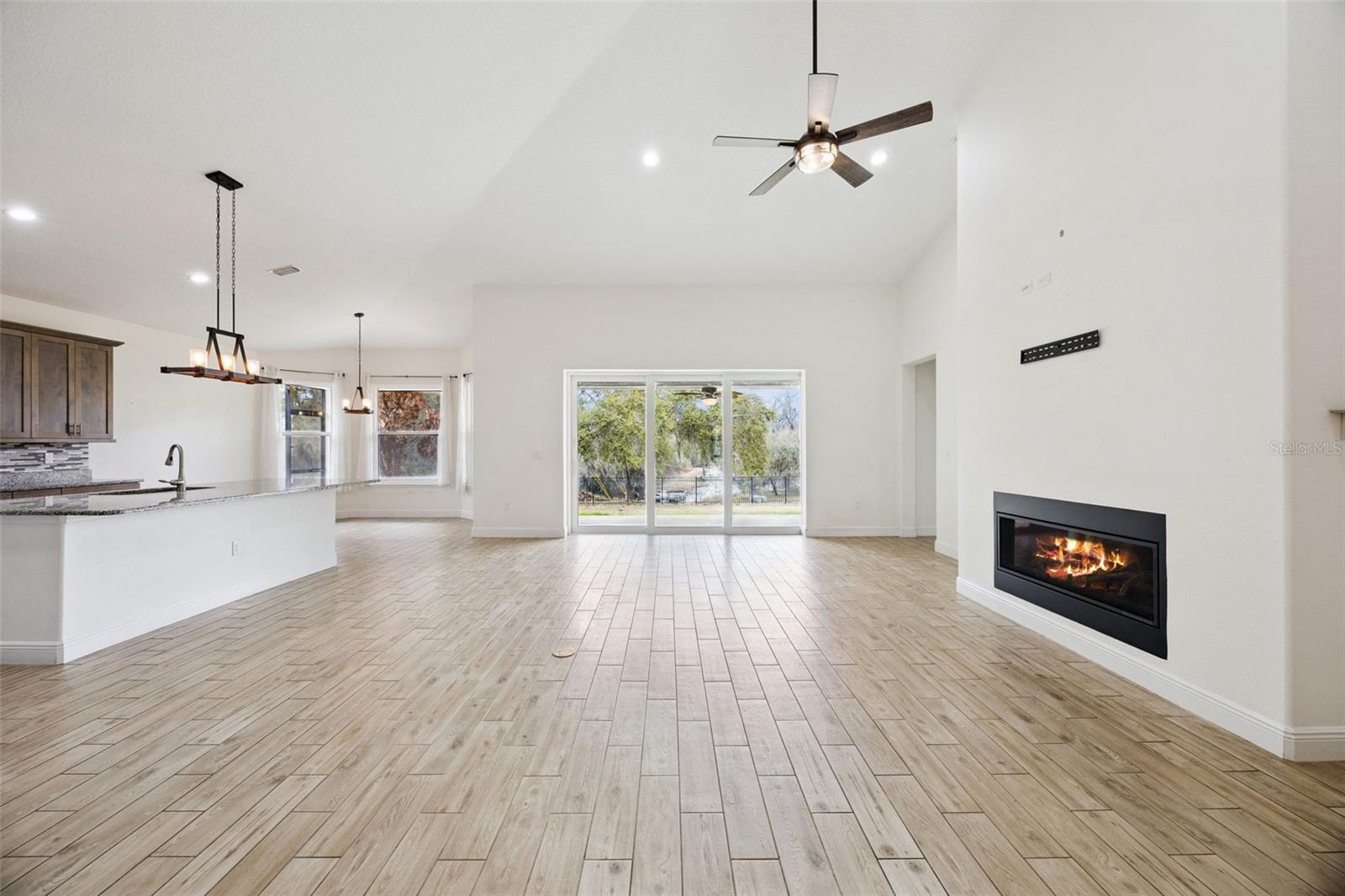 GROVELAND EAGLE POINTE PH 01 - Residential