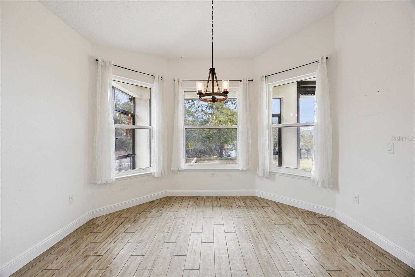 GROVELAND EAGLE POINTE PH 01 - Residential