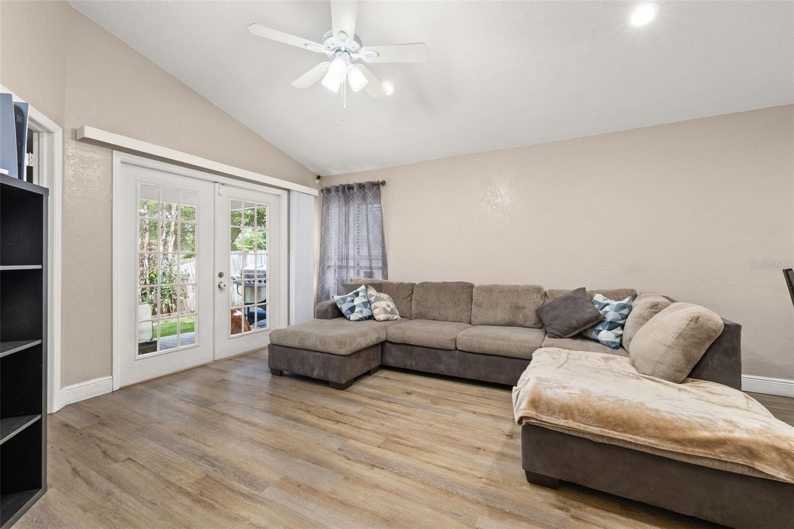 SOUTHRIDGE - Residential