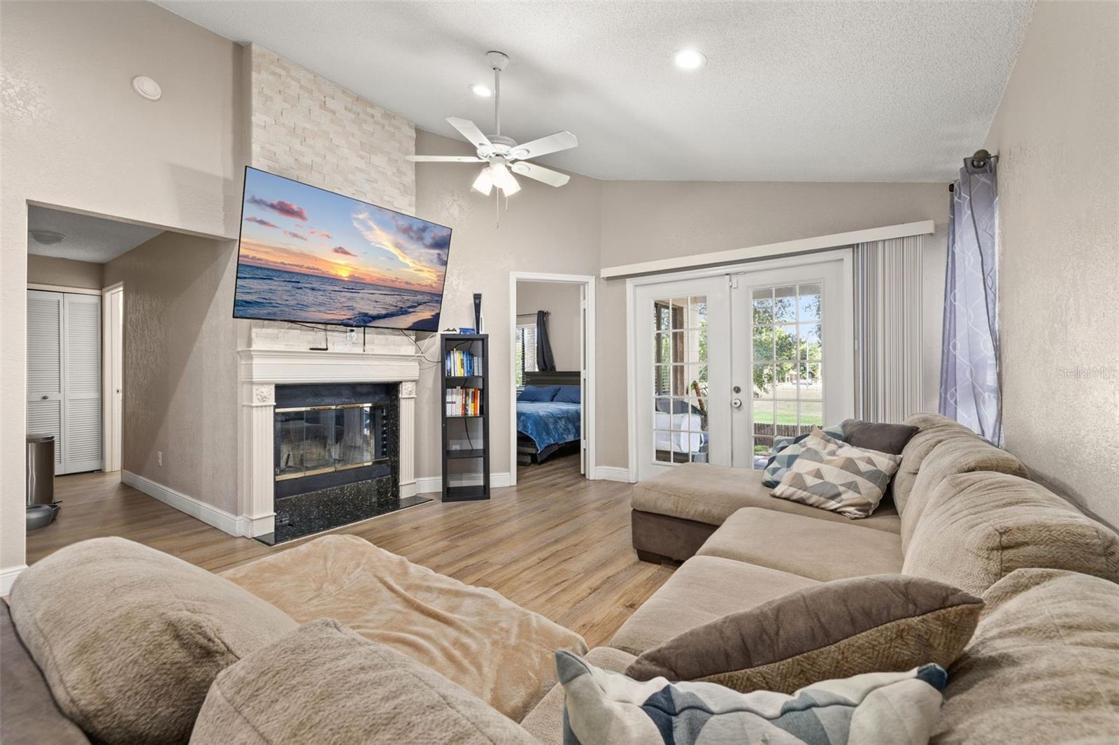 SOUTHRIDGE - Residential