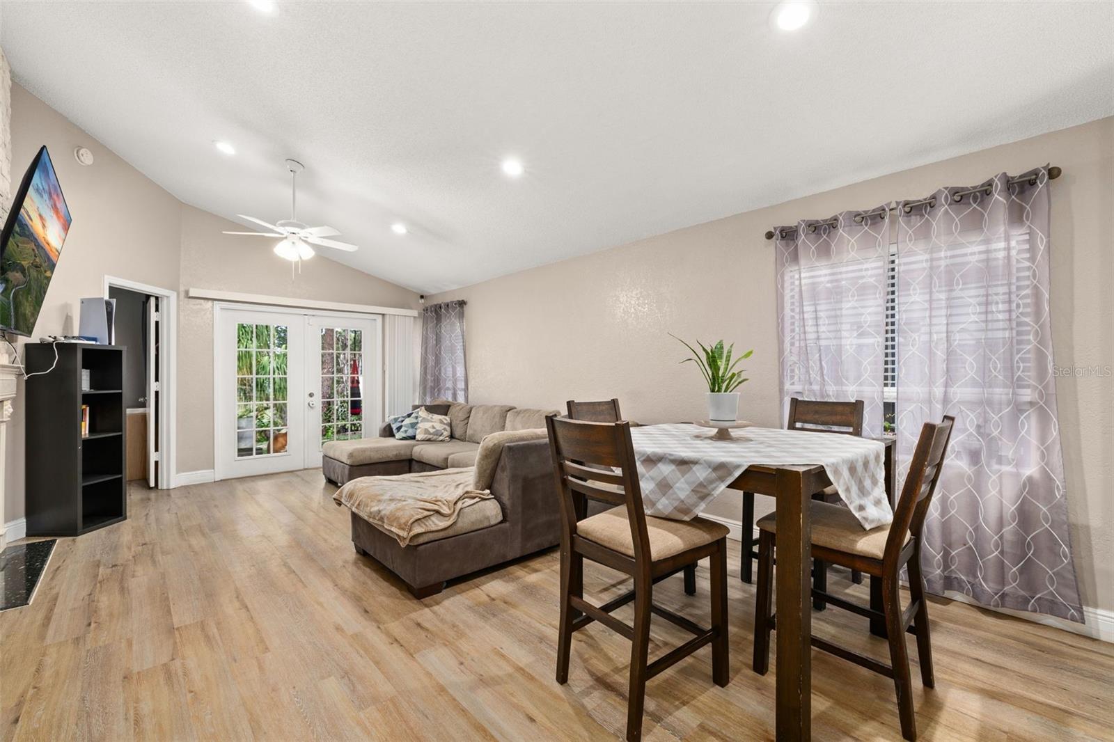 SOUTHRIDGE - Residential