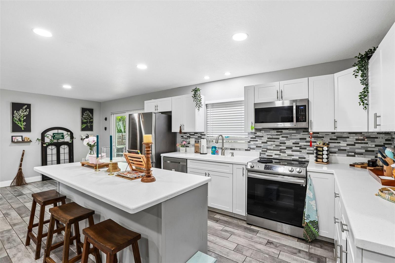 SPRING HILL - Residential