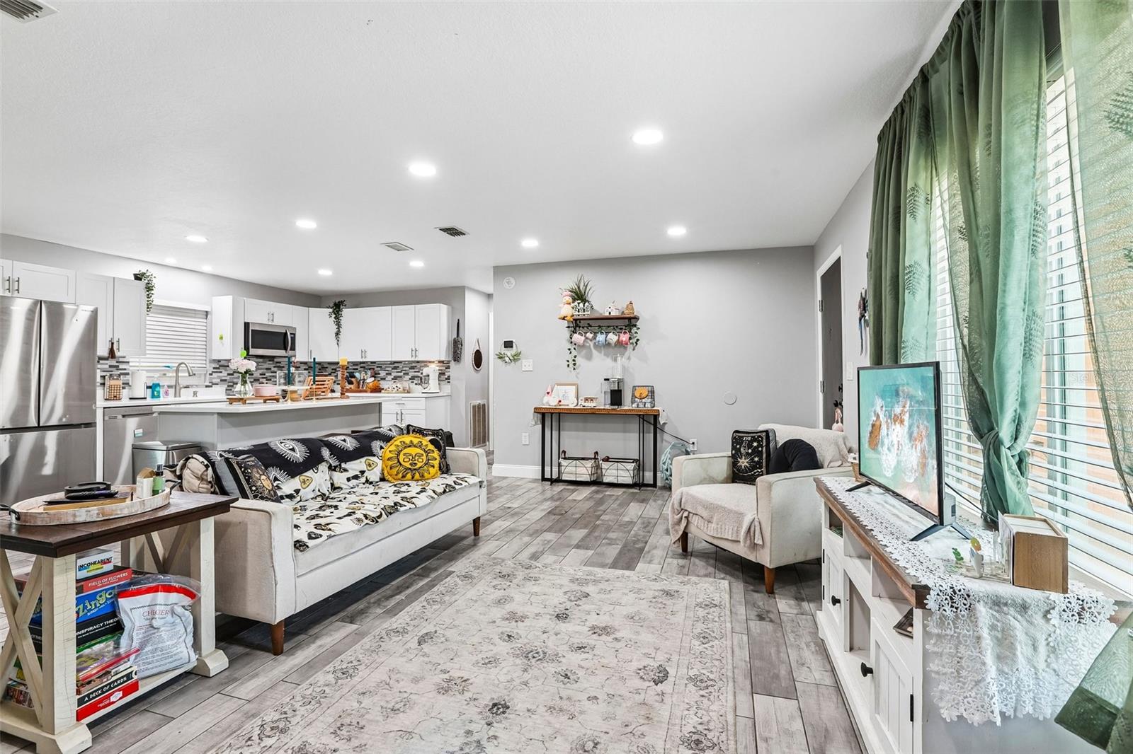 SPRING HILL - Residential