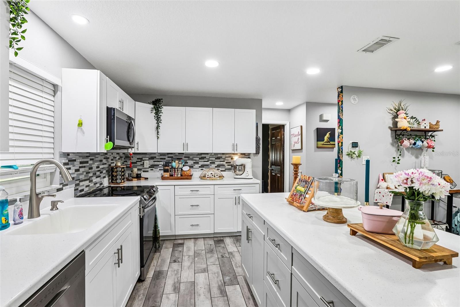 SPRING HILL - Residential