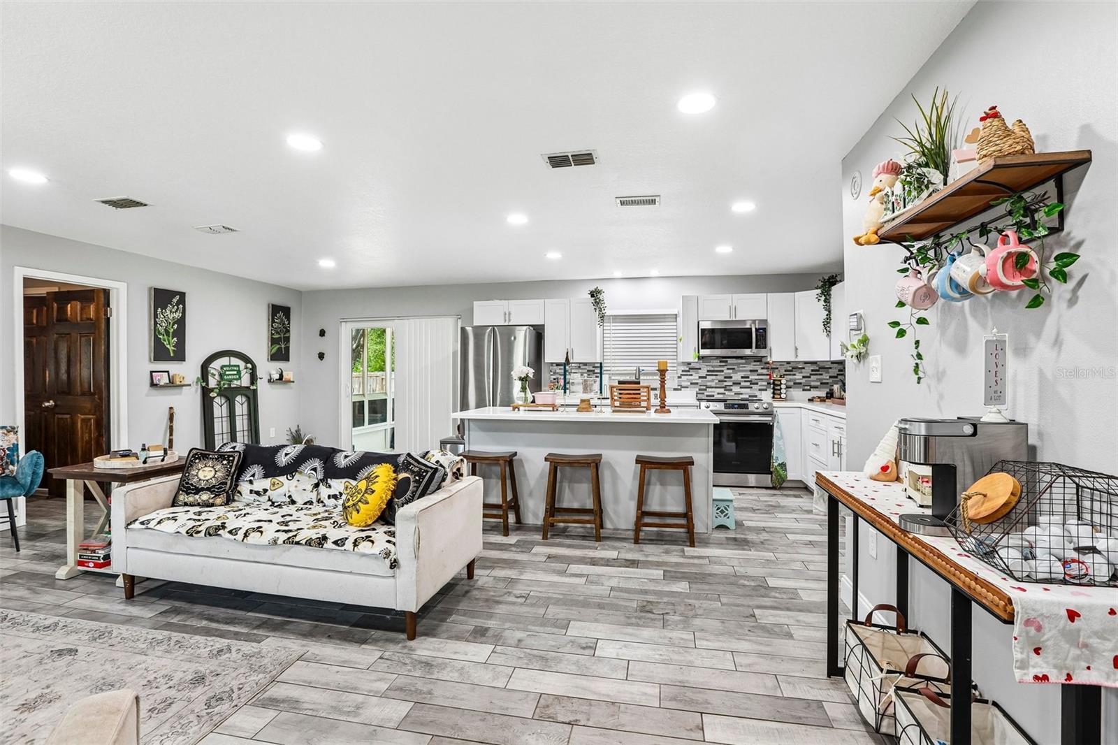 SPRING HILL - Residential