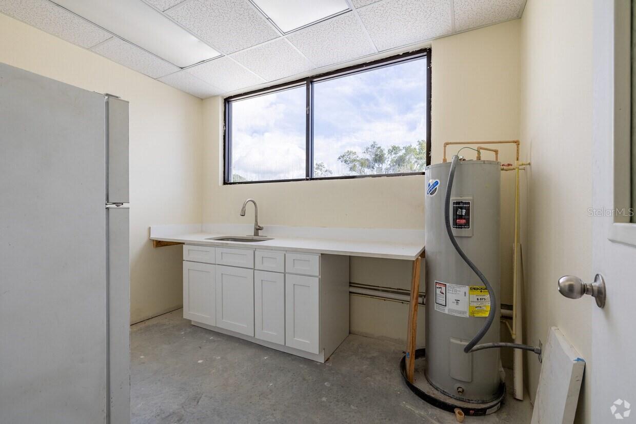 TAMPA & TARPON SPGS LAND CO - Commercial Sale