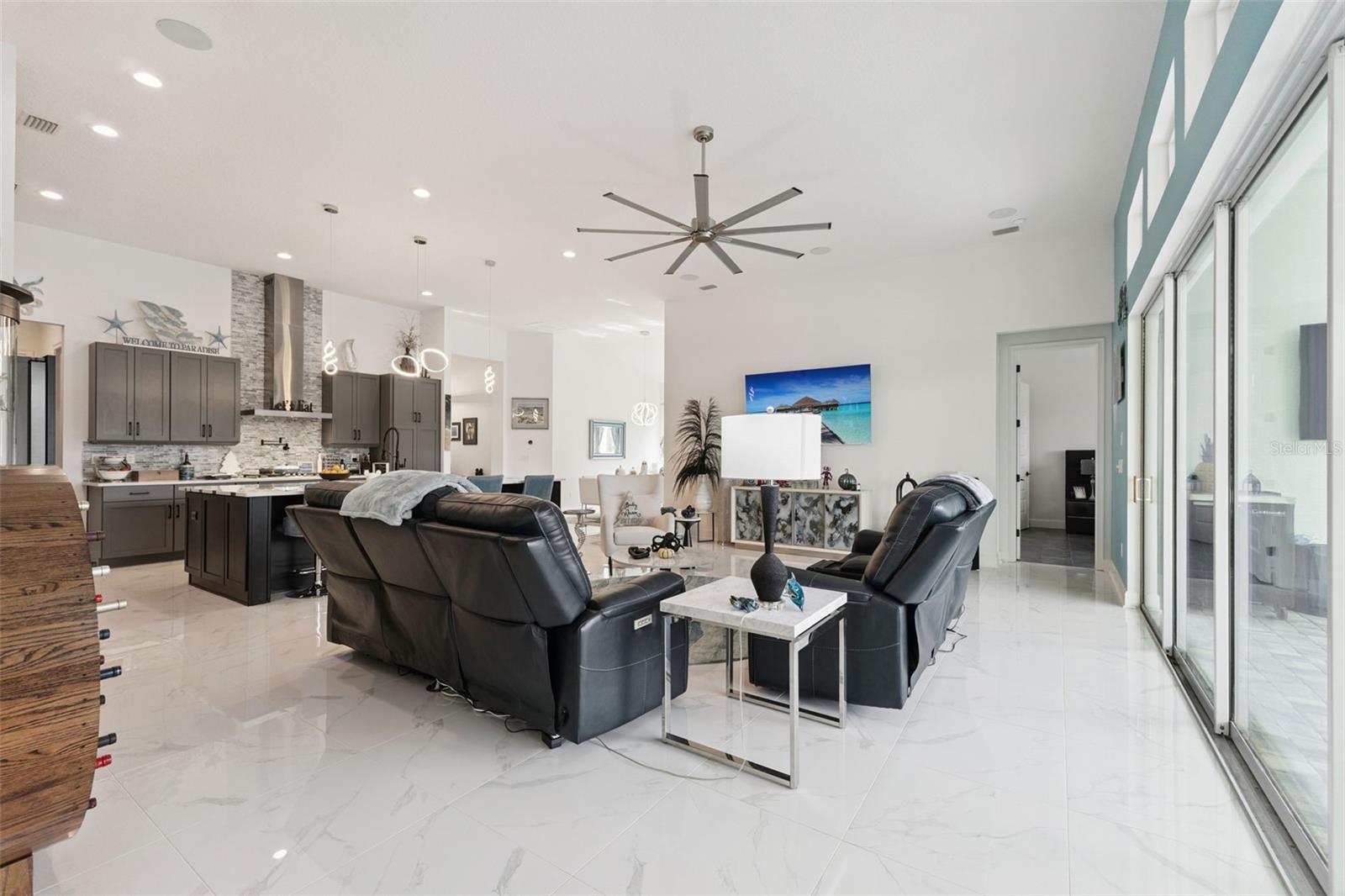 PLANTATION BAY SEC 2 A-F UN 12 - Residential