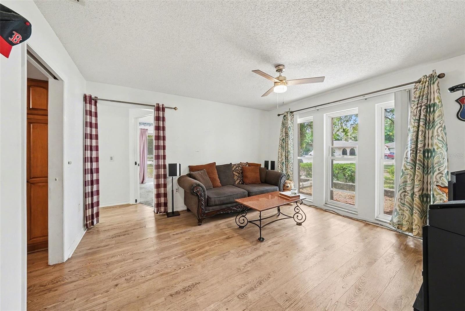 SPRING HILL UN 6 - Residential