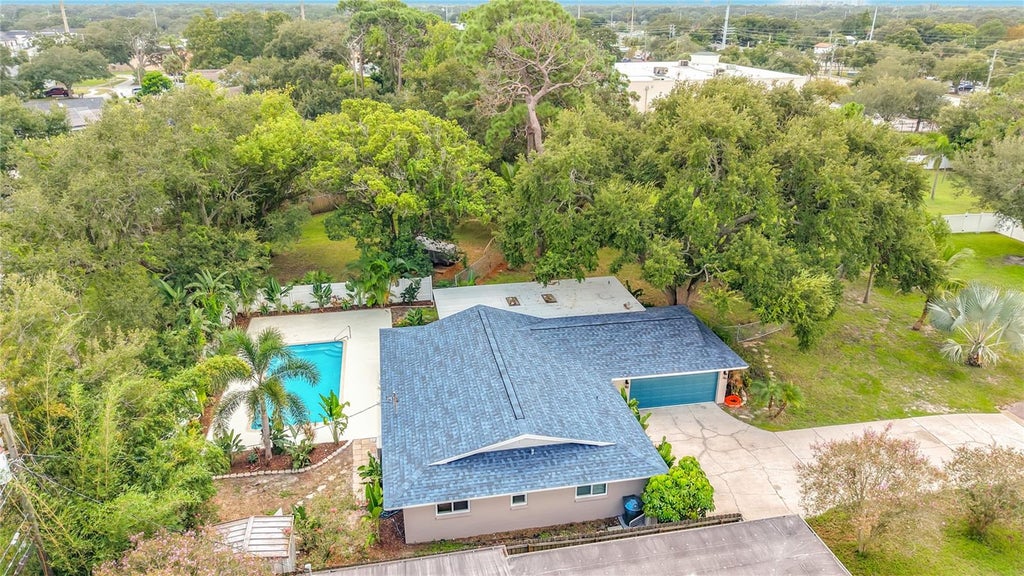 Photo of 63 Oakwood Drive, Dunedin, FL 34698 (MLS # A4701116)