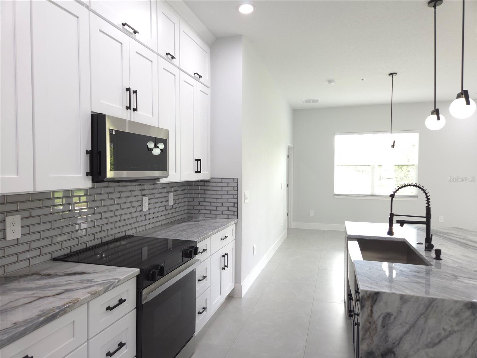 OAK POINTE SUB - Residential