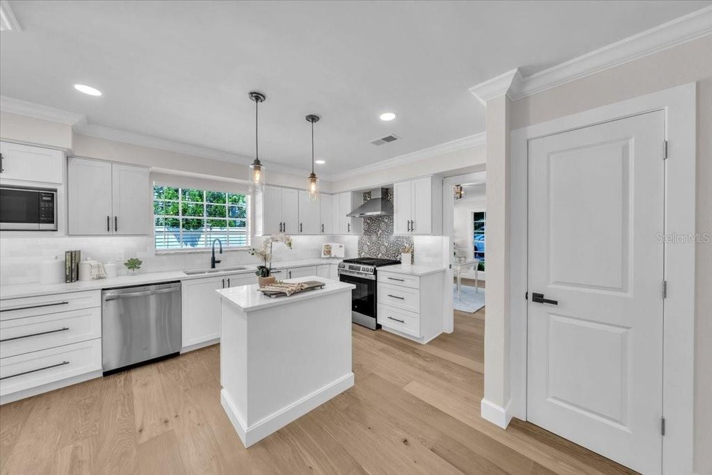 Photo of 4512 S Ferncroft Circle, Tampa, FL 33629 (MLS # TB8416600)