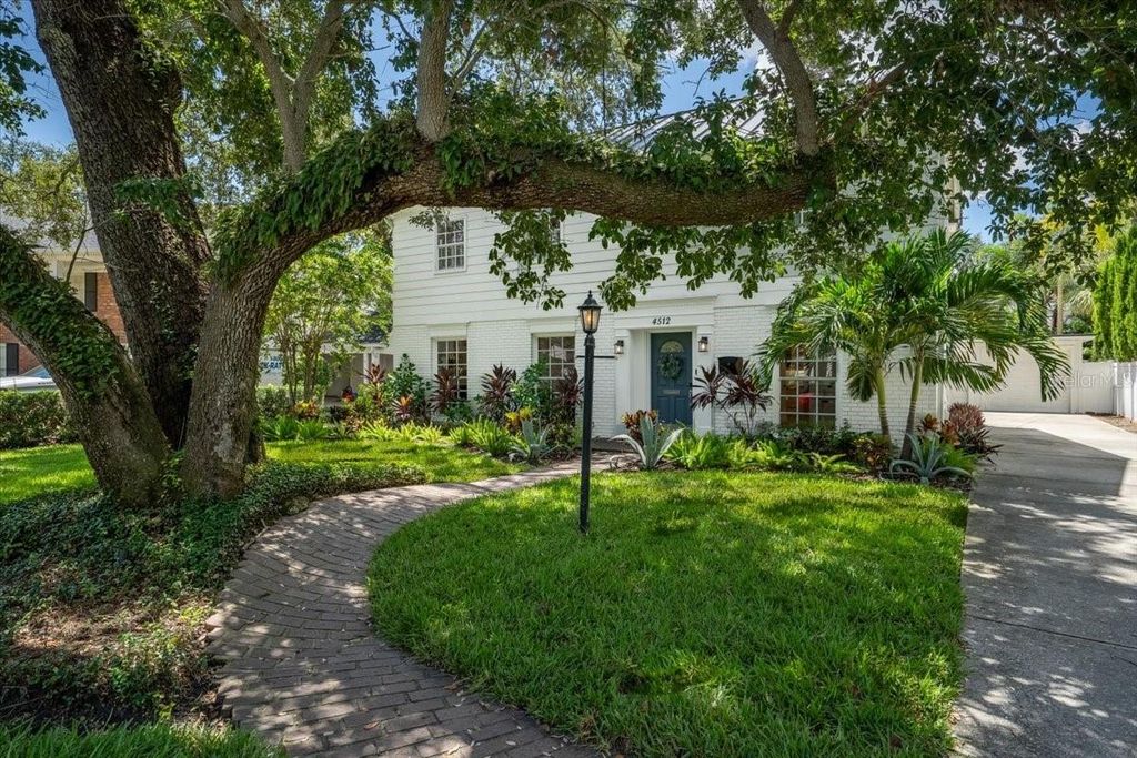 Photo of 4512 S Ferncroft Circle, Tampa, FL 33629 (MLS # TB8416600)