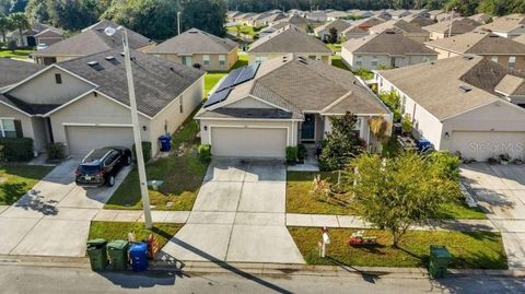 A home in WINTER HAVEN