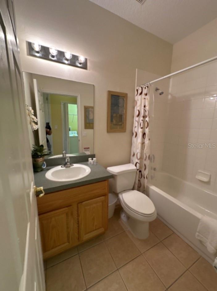 HIGHGATE PARK PH 01 - Residential Lease