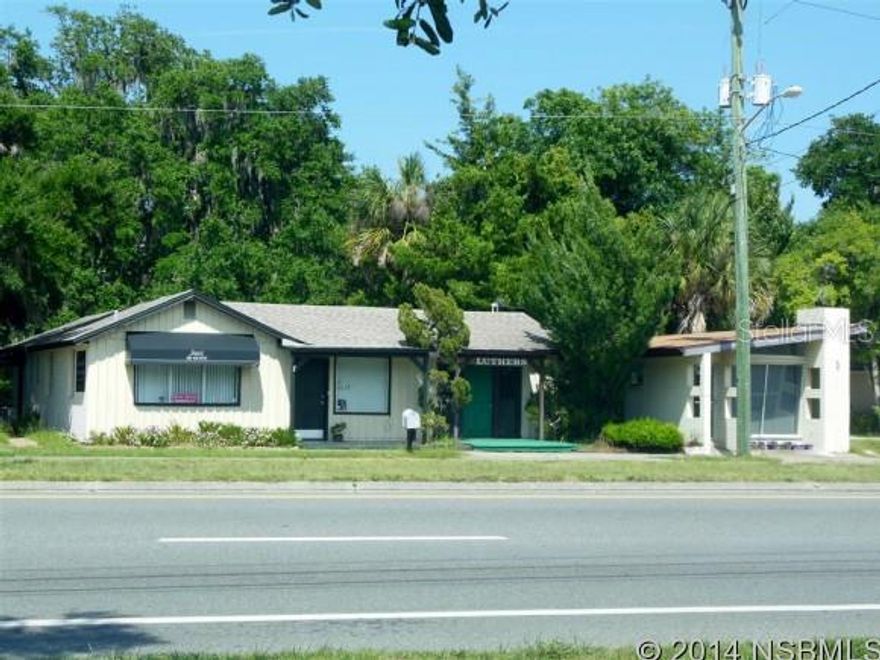 PRICED TO SELL! Generate immediate income while operating your business right on North Dixie Freeway. 1007 & 1009 N DIXIE (MLS 1021281) ARE BEING SOLD TOGETHER - 2 lots with 2 buildings. One building is 15' x 30' and has a tenant. The other building is approx. 42' x 44' and is divided into 2 units (1 vacant, 1 tenant occupied). There is a shared parking lot for all 3 units. Property is in good condition and there are many possible configurations and uses. Parcel #'s are 7440-03-08-0180 (1009 N Dixie) and 7440-03-08-0190 (1007 N Dixie). (Listing information thought to be reliable but is not guaranteed to be accurate; you are advised to verify the facts that are important to you.) ;Water: City