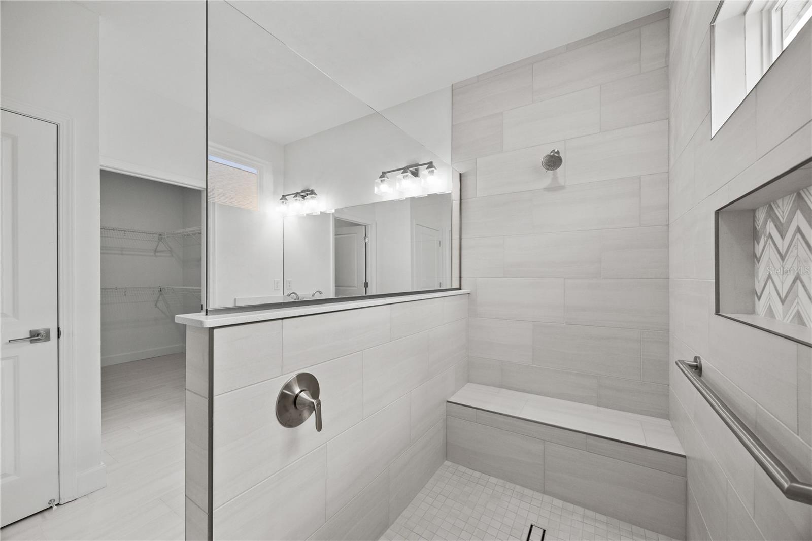 GRAND OAKS AT TOWER - Residential