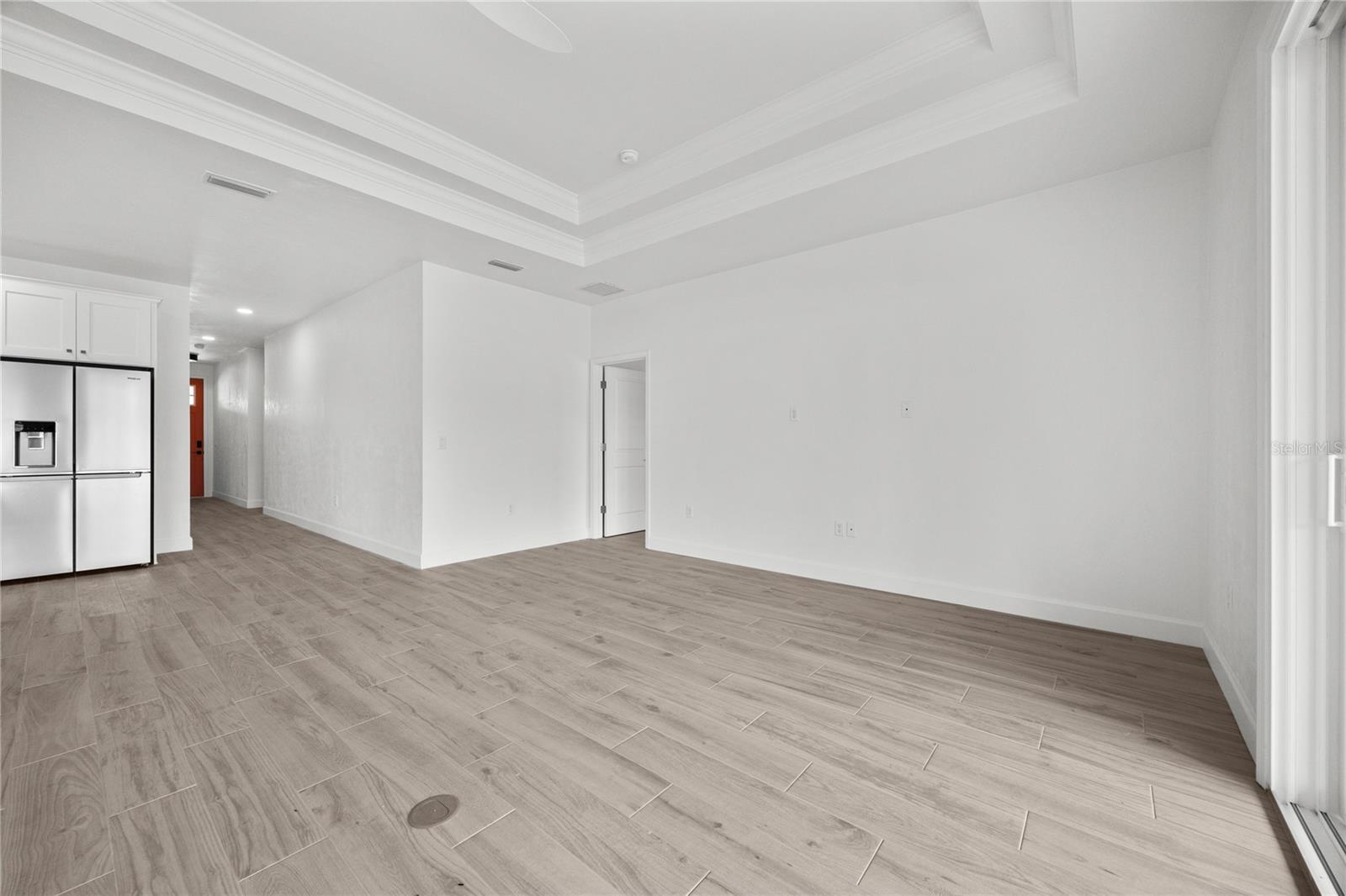 GRAND OAKS AT TOWER - Residential
