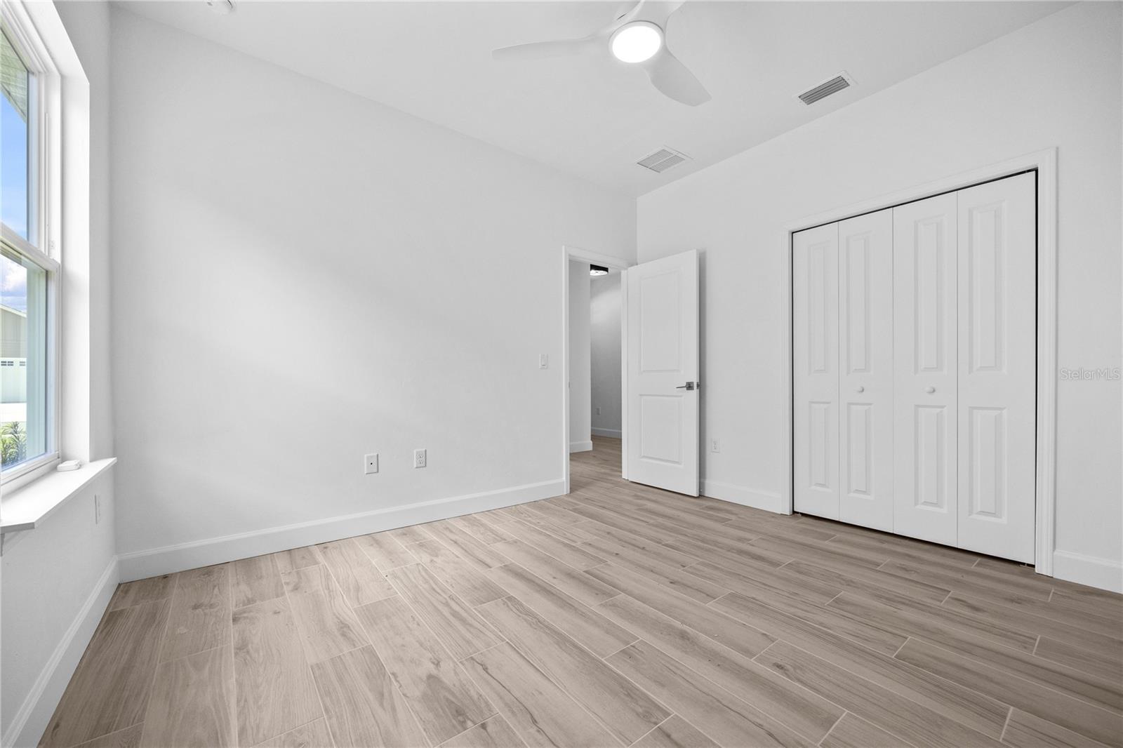 GRAND OAKS AT TOWER - Residential