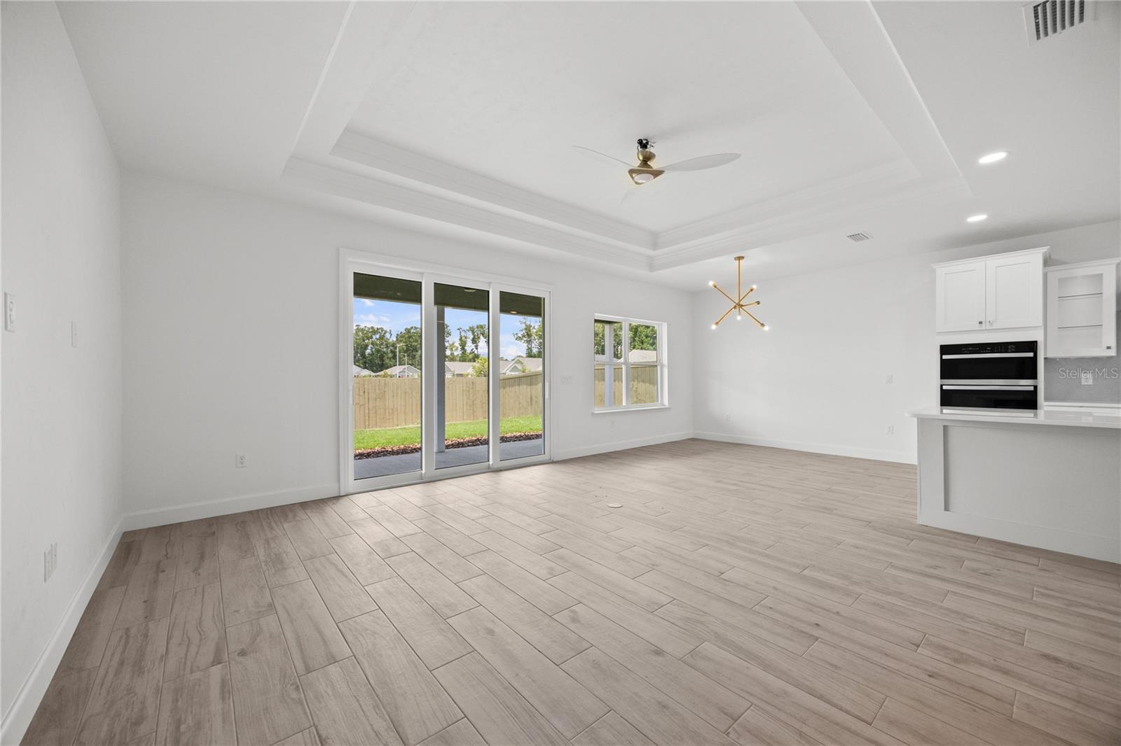 GRAND OAKS AT TOWER - Residential