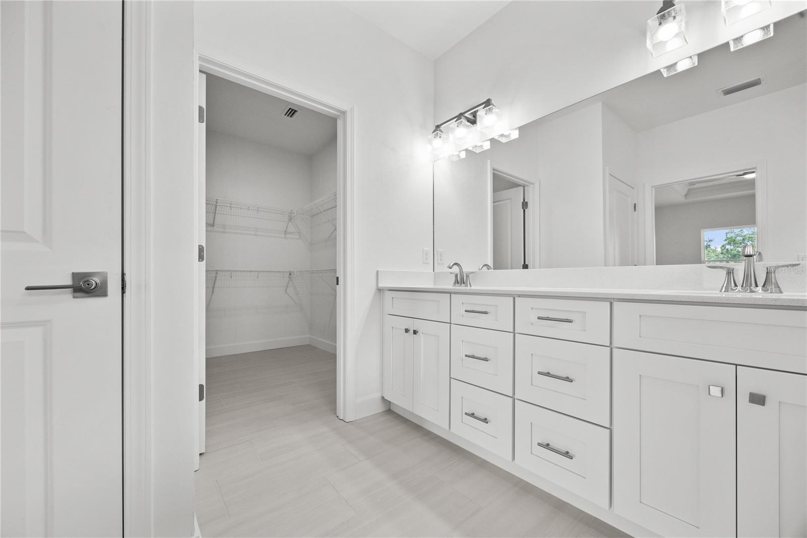 GRAND OAKS AT TOWER - Residential