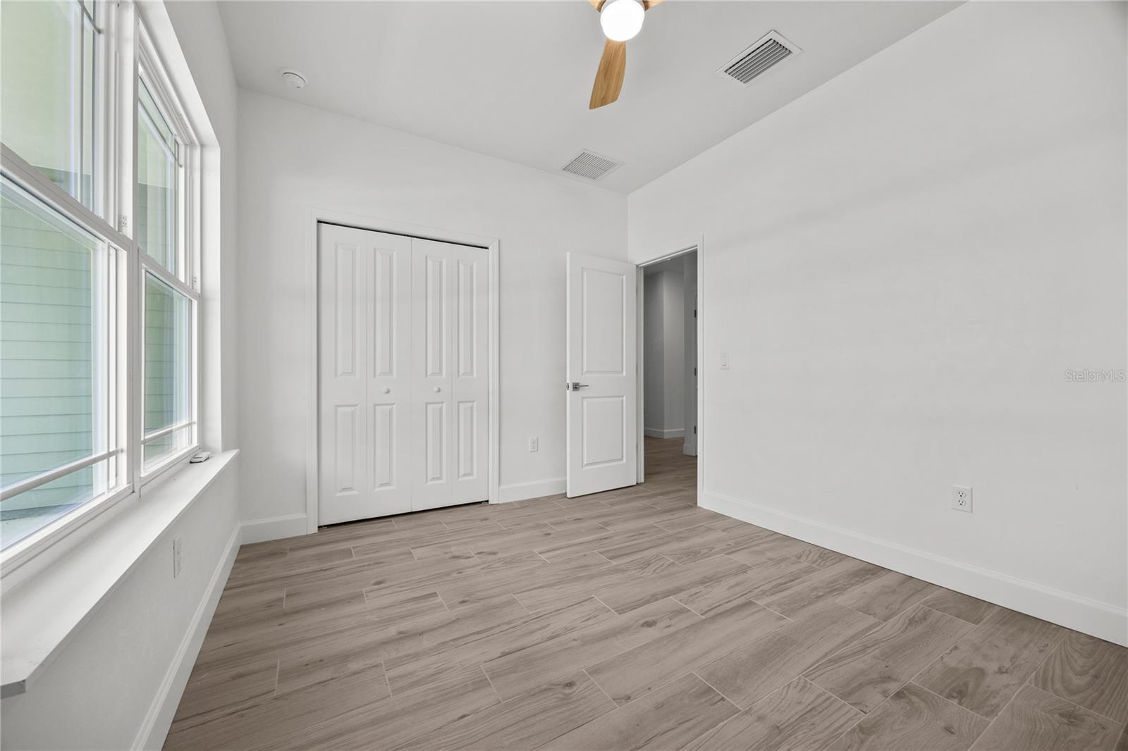 GRAND OAKS AT TOWER - Residential