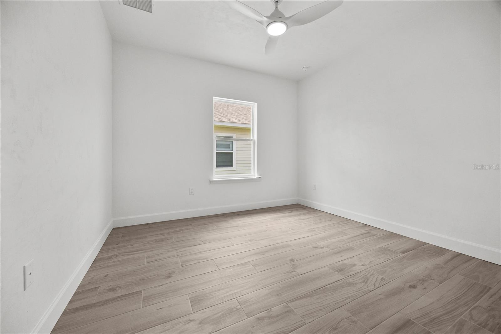 GRAND OAKS AT TOWER - Residential