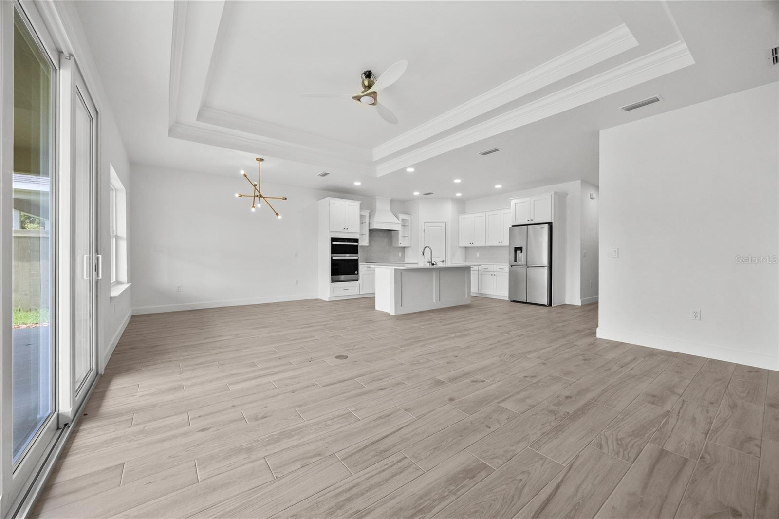 GRAND OAKS AT TOWER - Residential