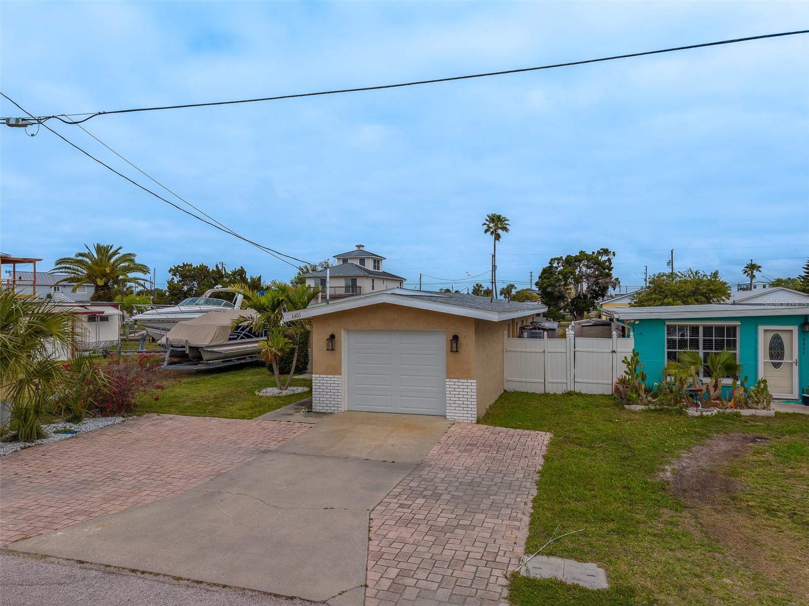 HUDSON BEACH ESTATES - Residential