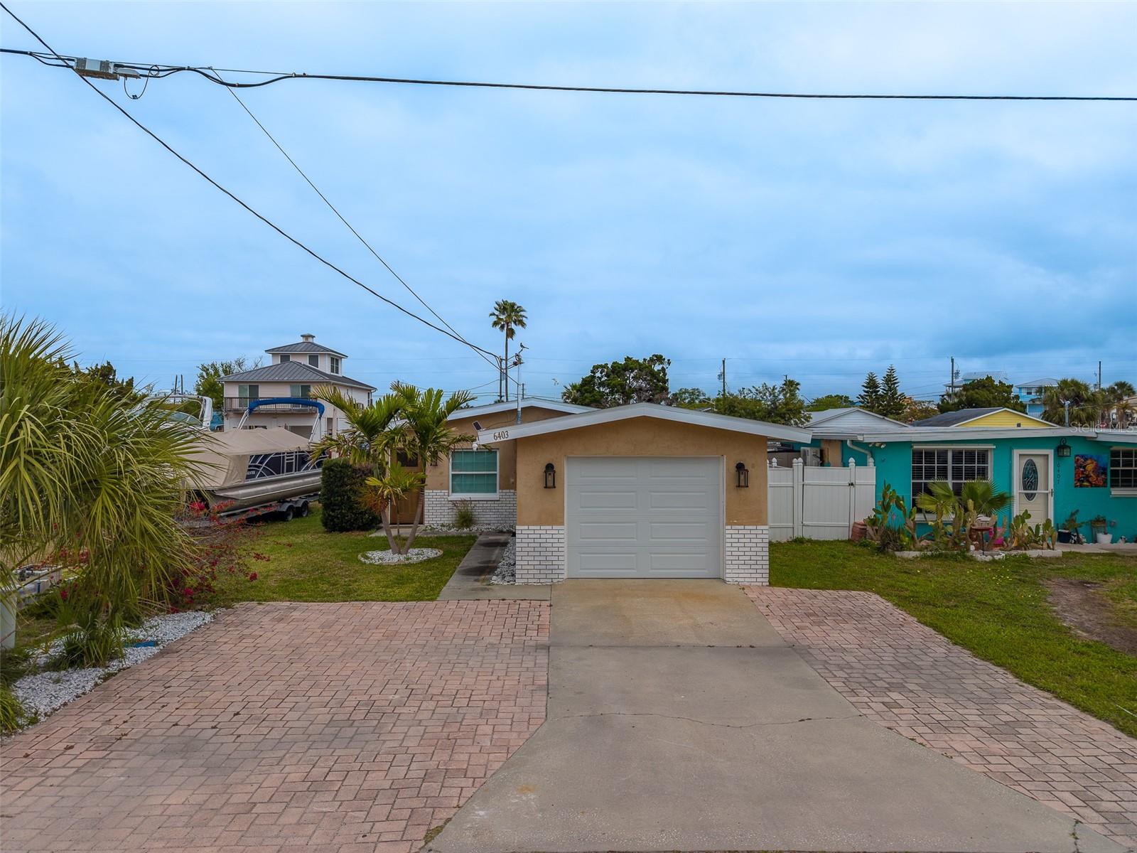 HUDSON BEACH ESTATES - Residential