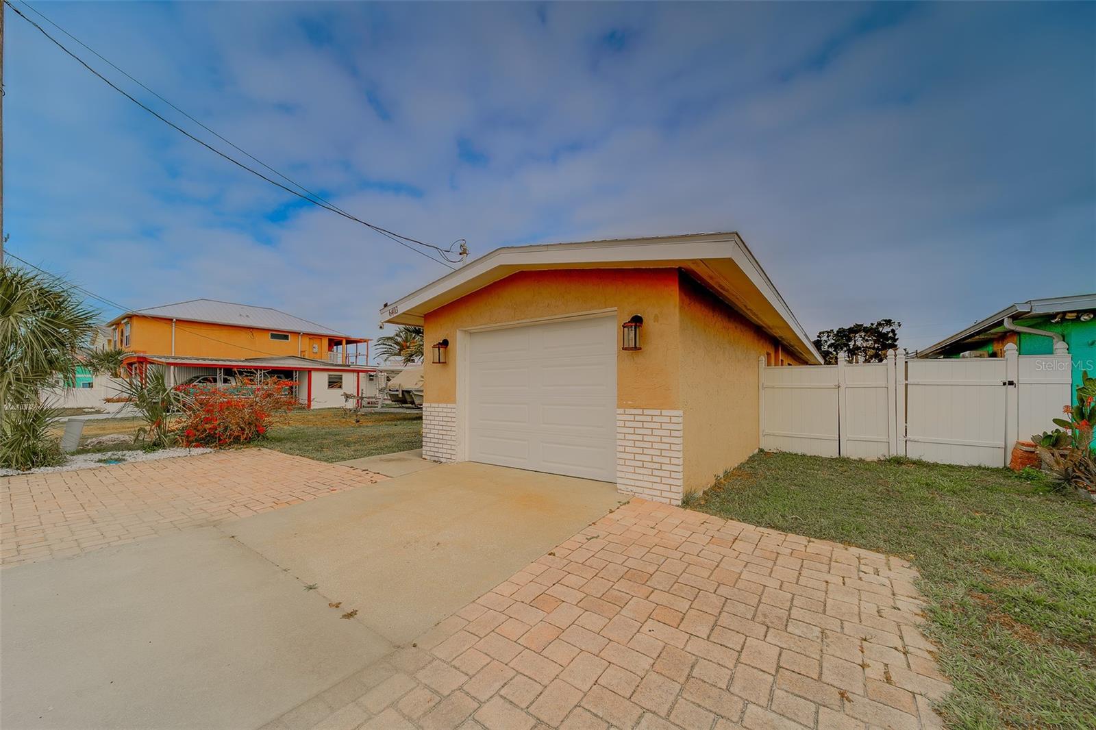 HUDSON BEACH ESTATES - Residential