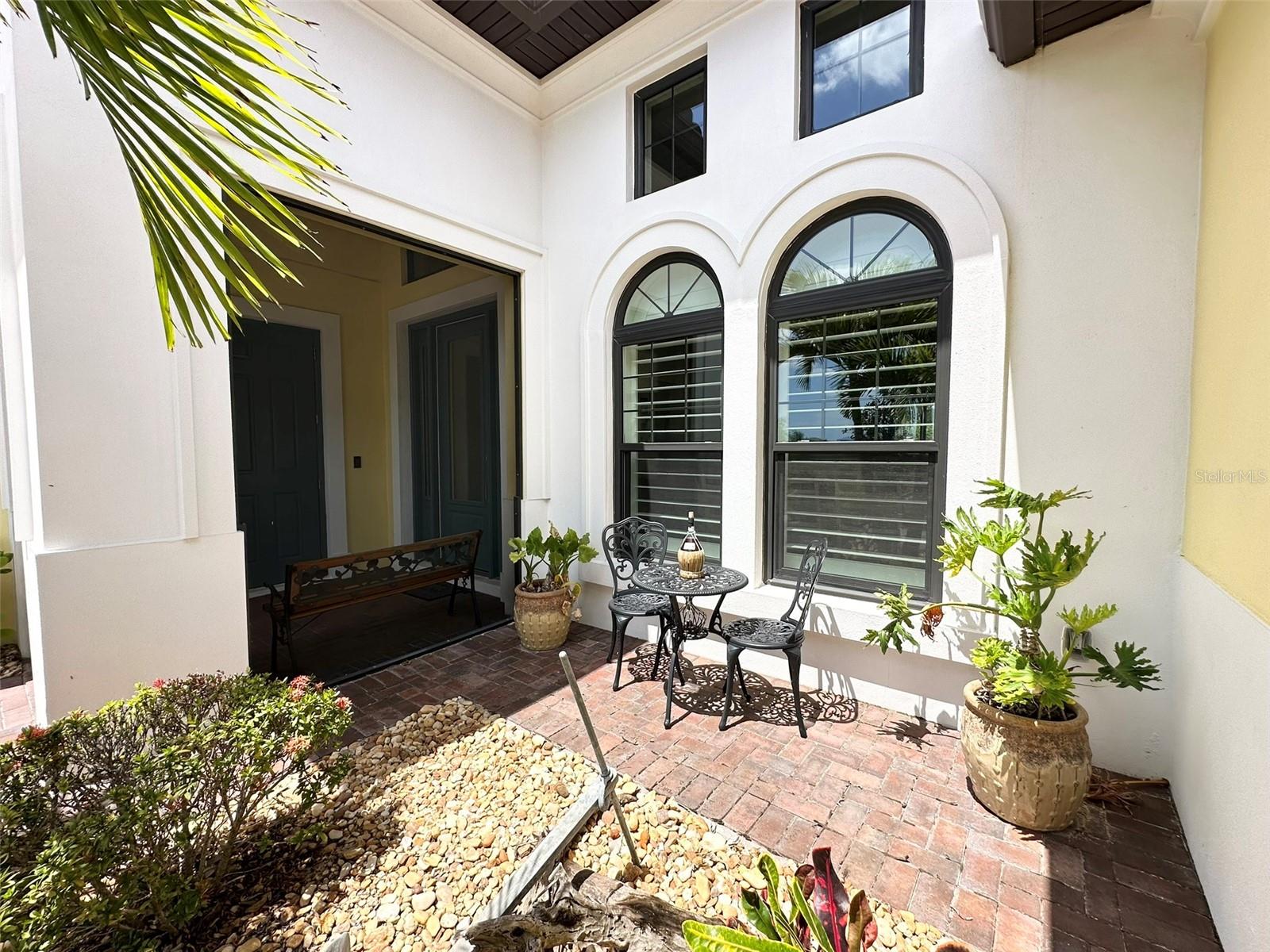 SANCTUARY COVE - Residential