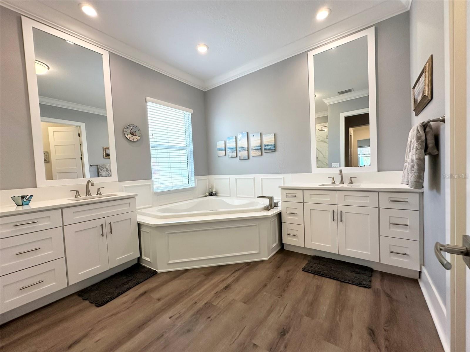 SANCTUARY COVE - Residential