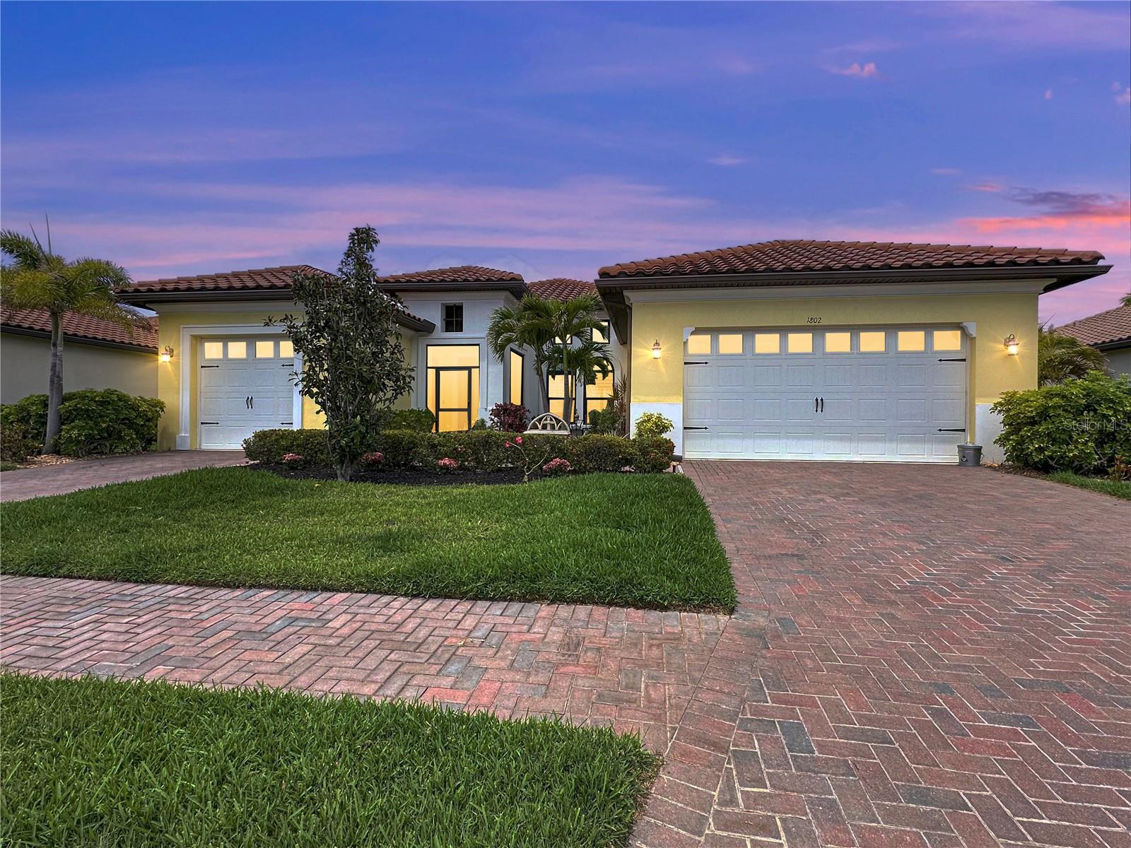 SANCTUARY COVE - Residential