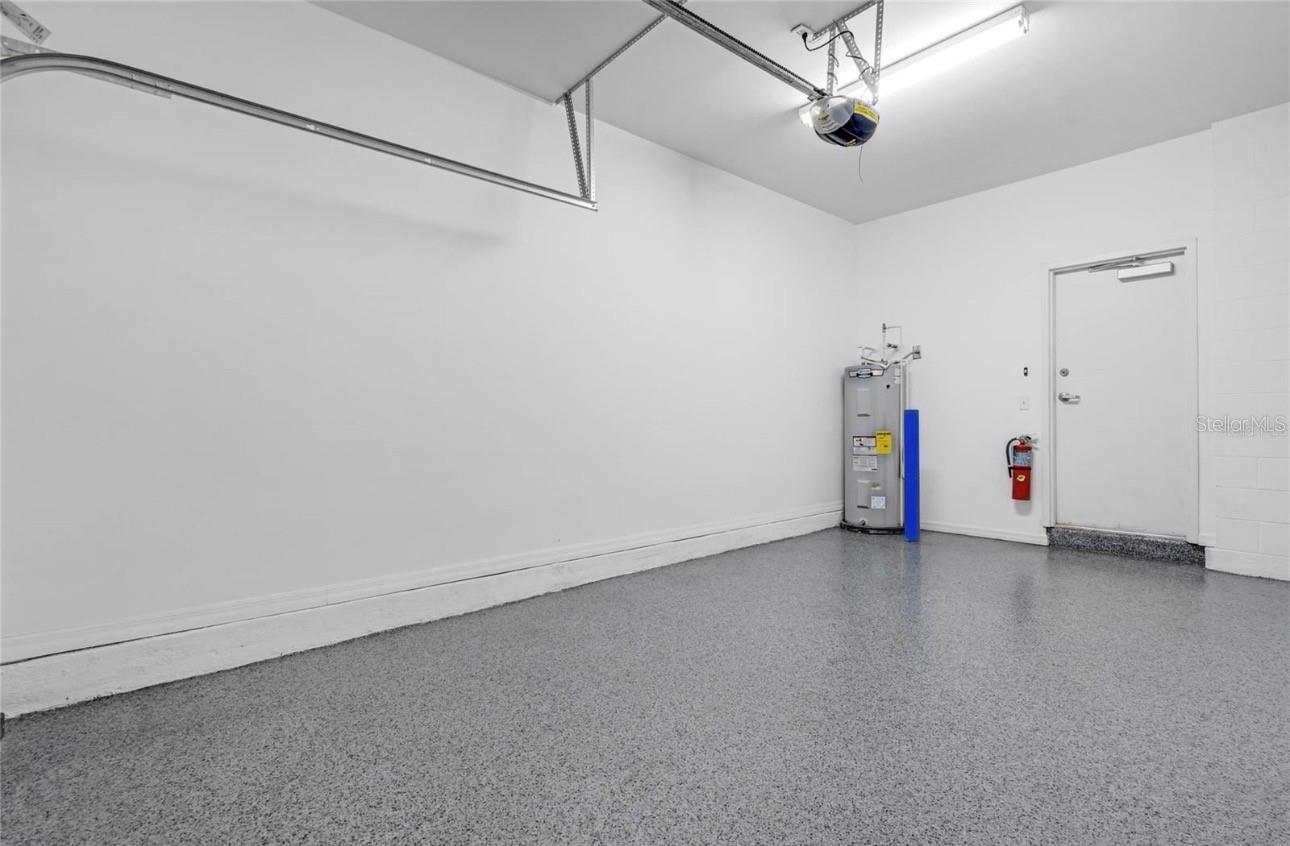 VILLAS/EAST PARK - Residential Lease