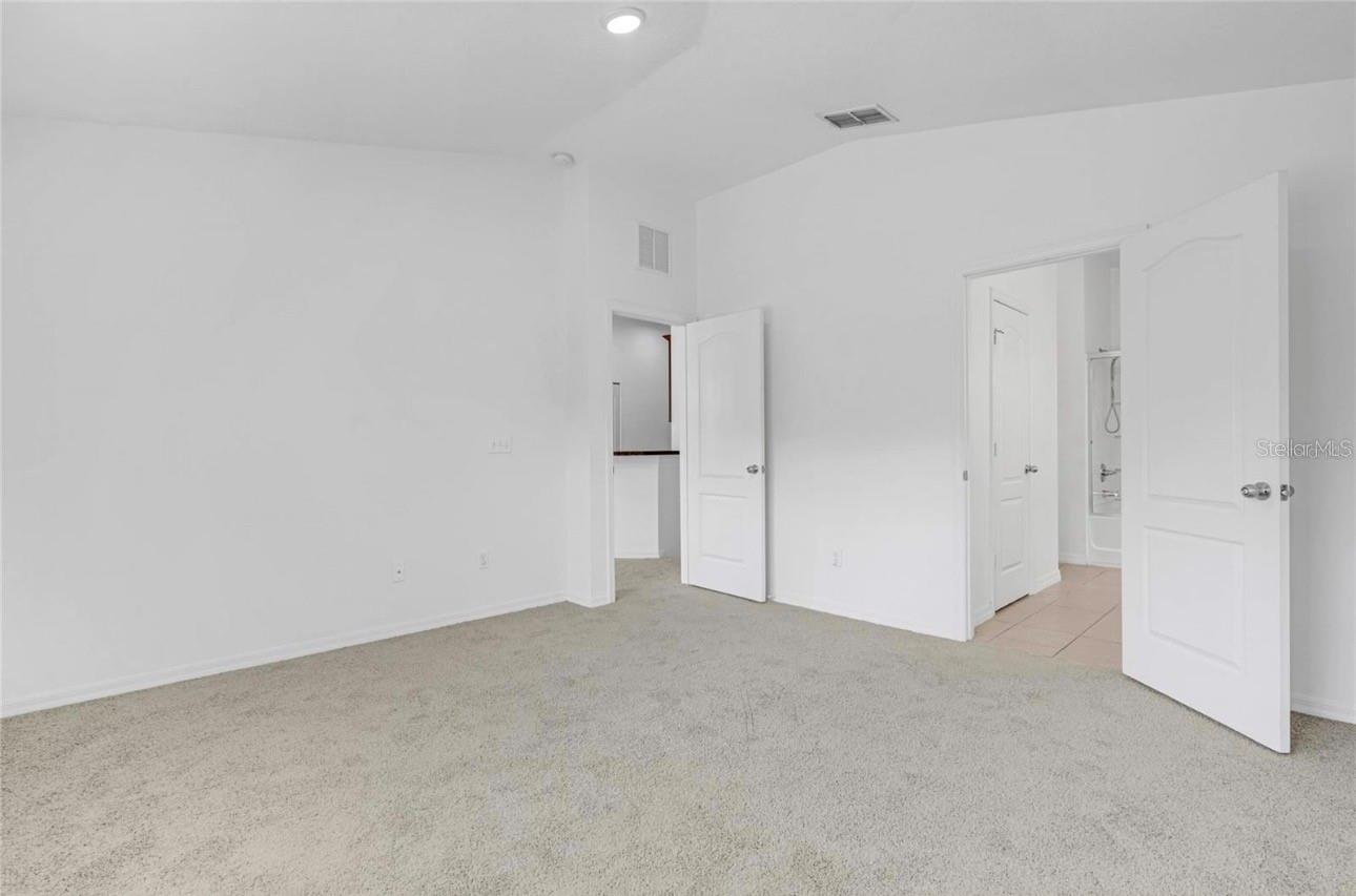 VILLAS/EAST PARK - Residential Lease