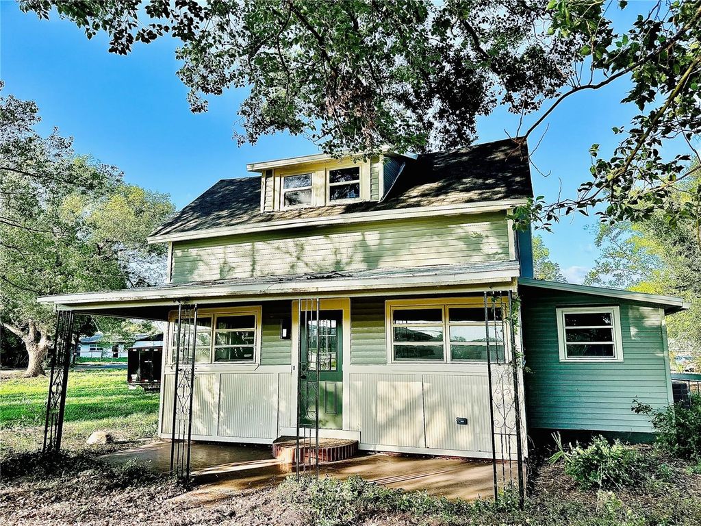 Photo of 5654 12th Street, Zephyrhills, FL 33542 (MLS # TB8390104)