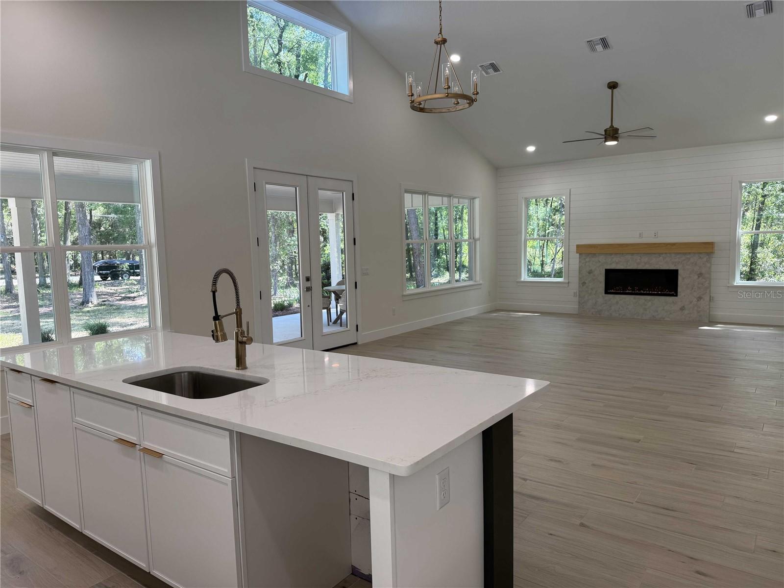 LAKE TROPICANA RANCHETTES - Residential